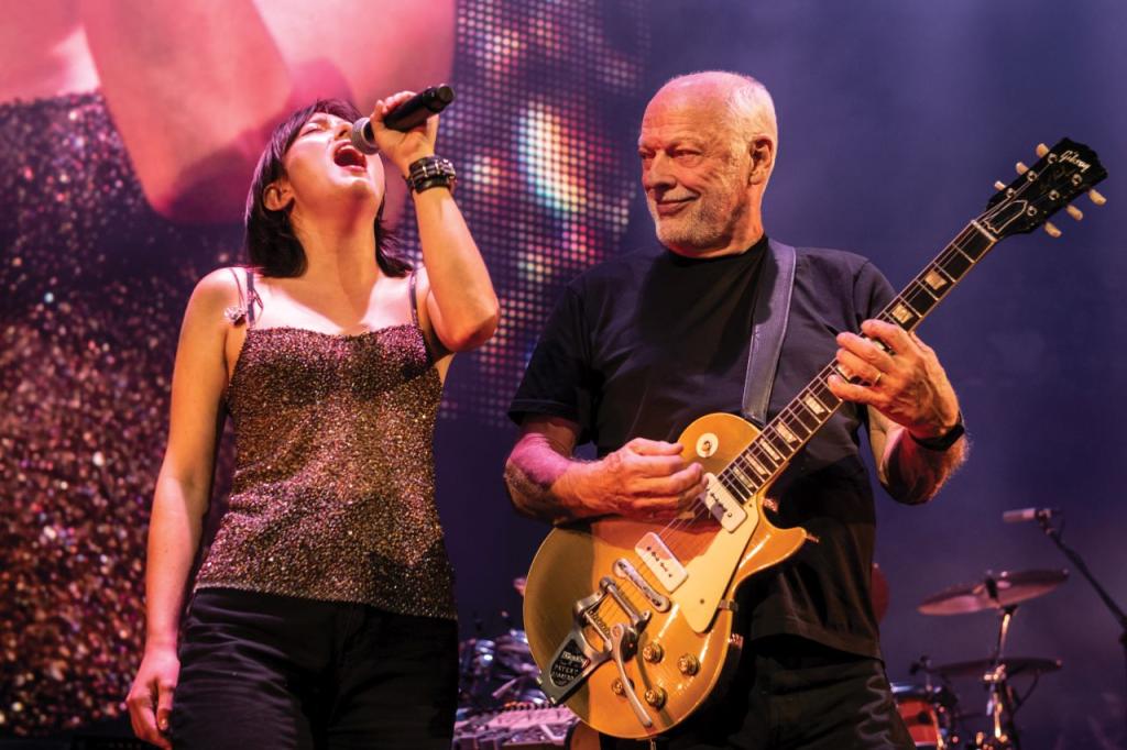 https://www.z3xmi.it/get image/HERO+IMAGE+ +POLLY+SAMSON+ ++L1008974+copy Edit+copy+b