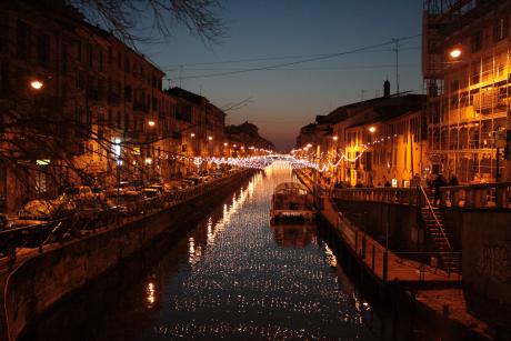 Barca sul Naviglio x sfondo Barca sul Naviglio x sfondo