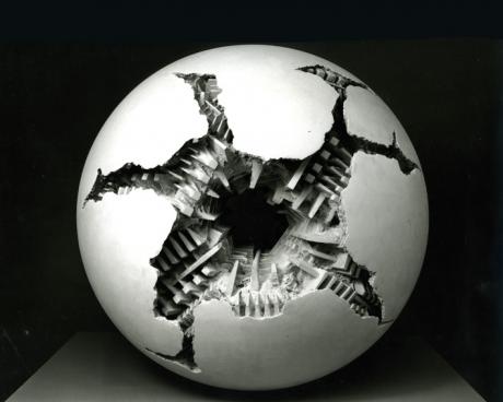 sfera con perforazione Pomodoro