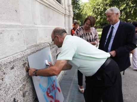 Pisapia pulizia graffiti Pisapia pulizia graffiti