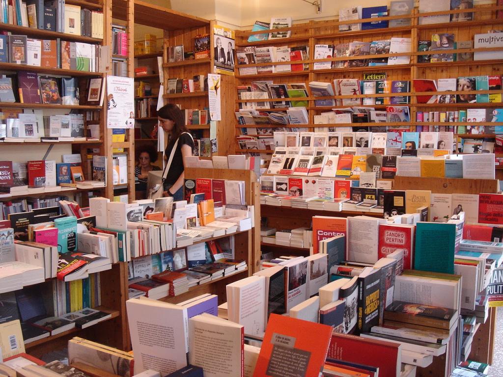 Libreria pop Tadino